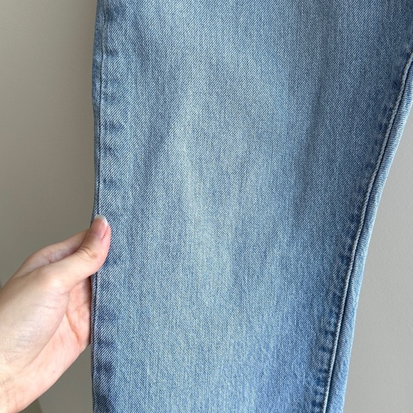 Levi’s 512 Classic Slim Fit Tapered Jeans, Light Wash Denim, W33 L30 - Picture 8 of 16